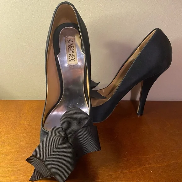 Black Badgley Mischka Heels With Bow Size 10 - Picture 3 of 6